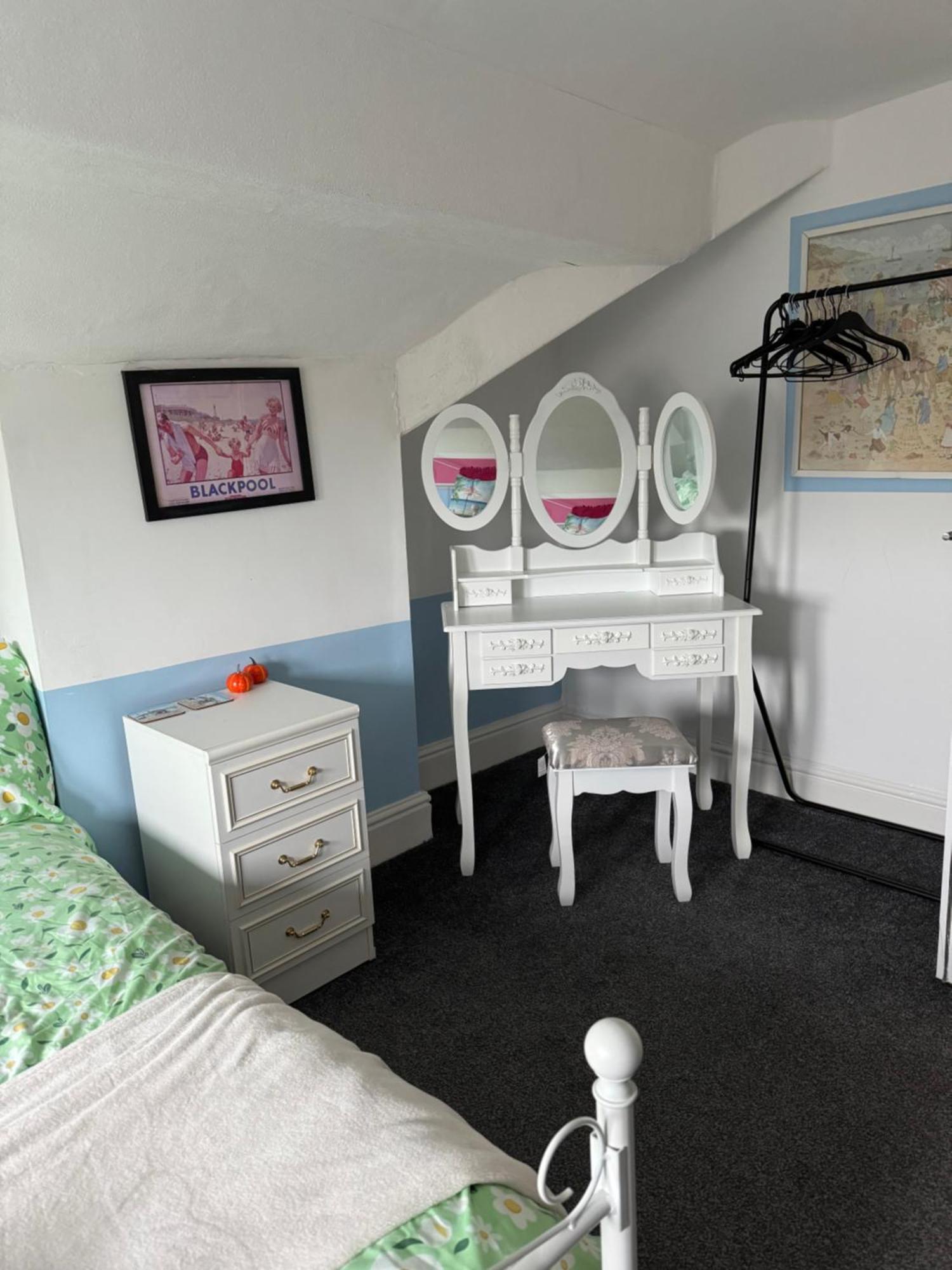 Quirky Attic Blackpool Ngoại thất bức ảnh